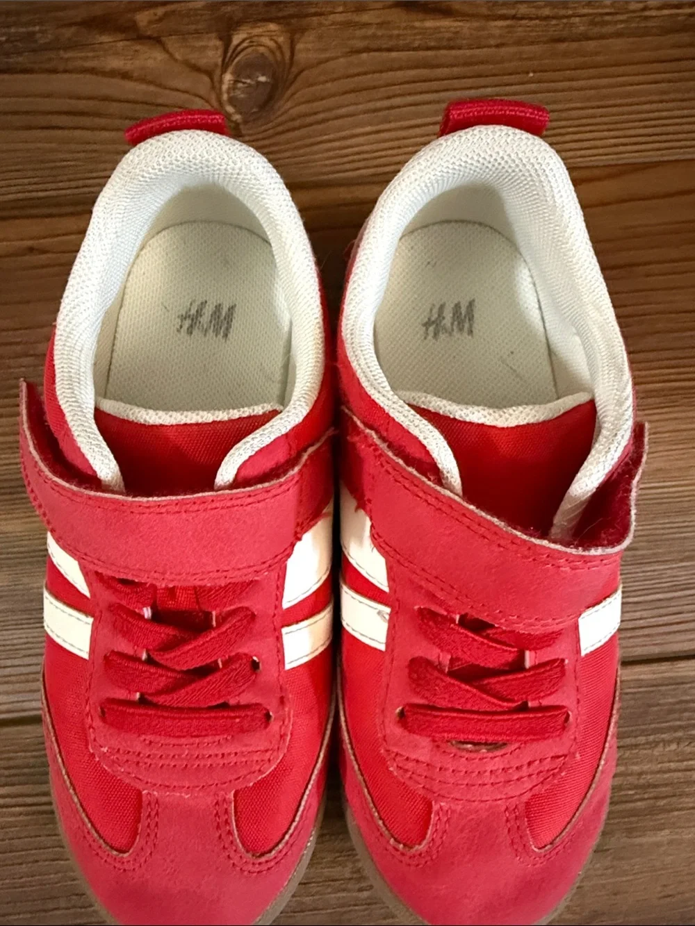 H&M bright red